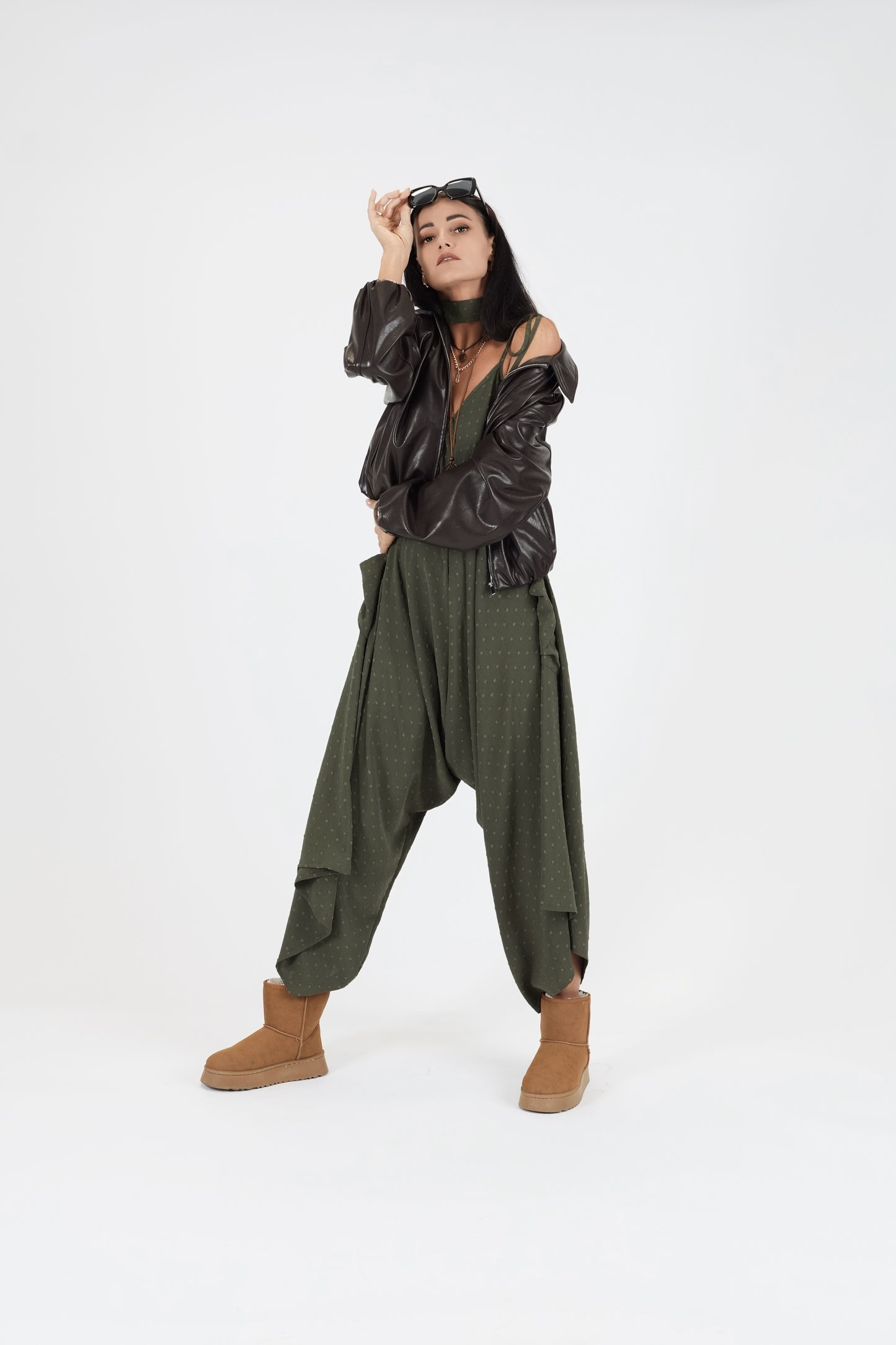 Oversize kombinezons ar kabatām, dark haki green