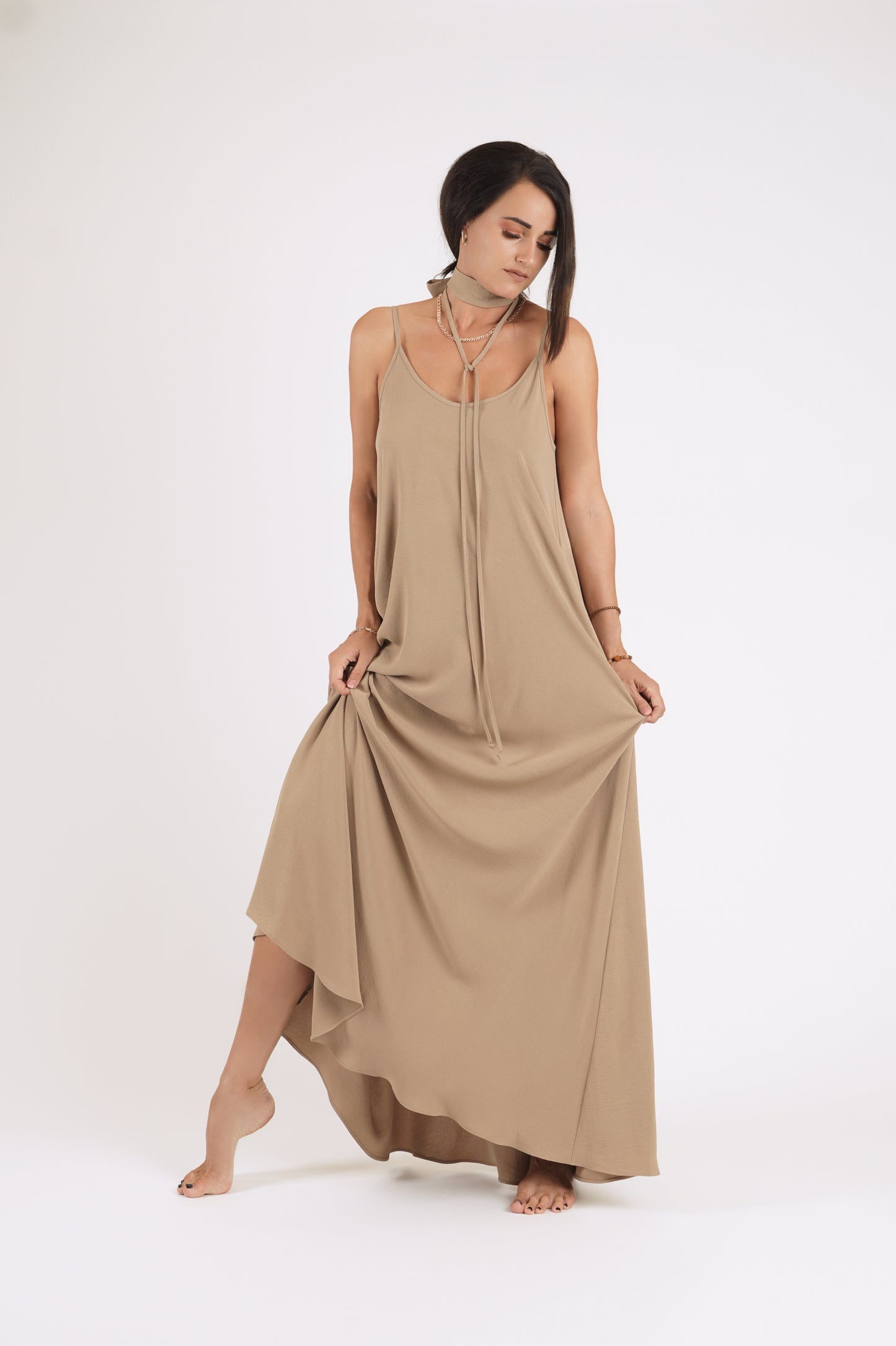 Gara A silueta kleita