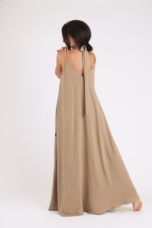 Gara A silueta kleita