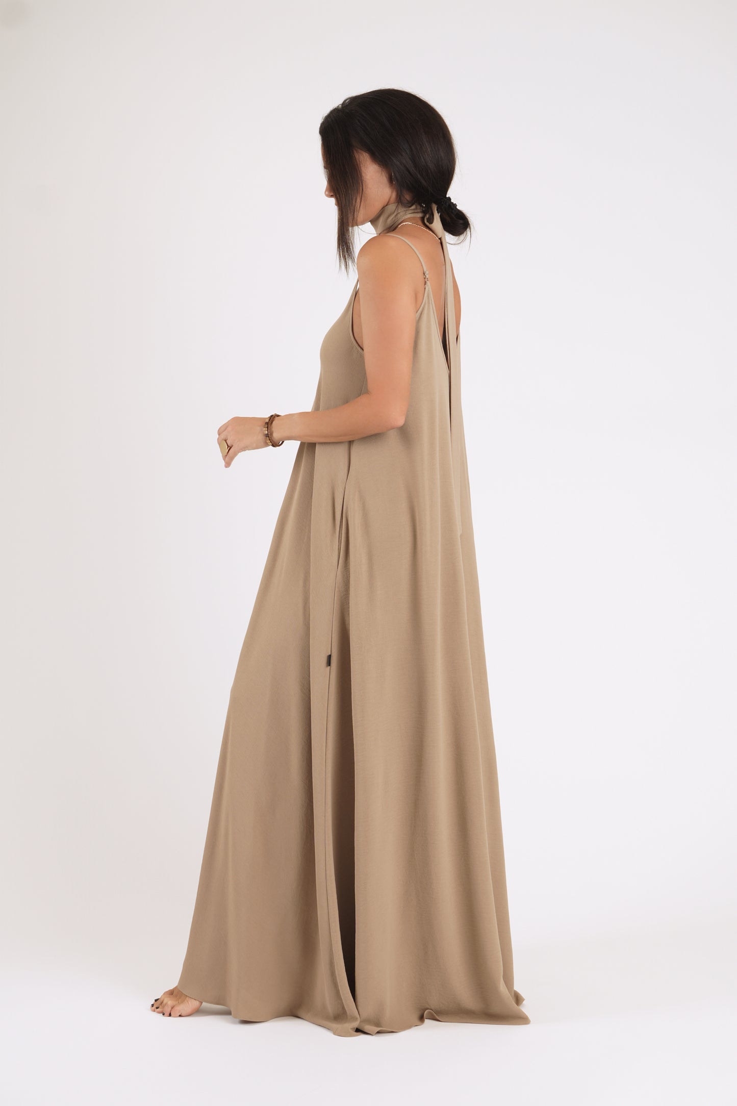 Gara A silueta kleita