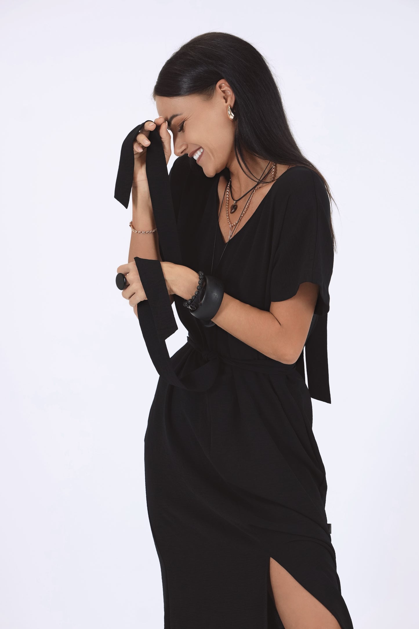 Gara oversize kleita ar šķēlumu, melna