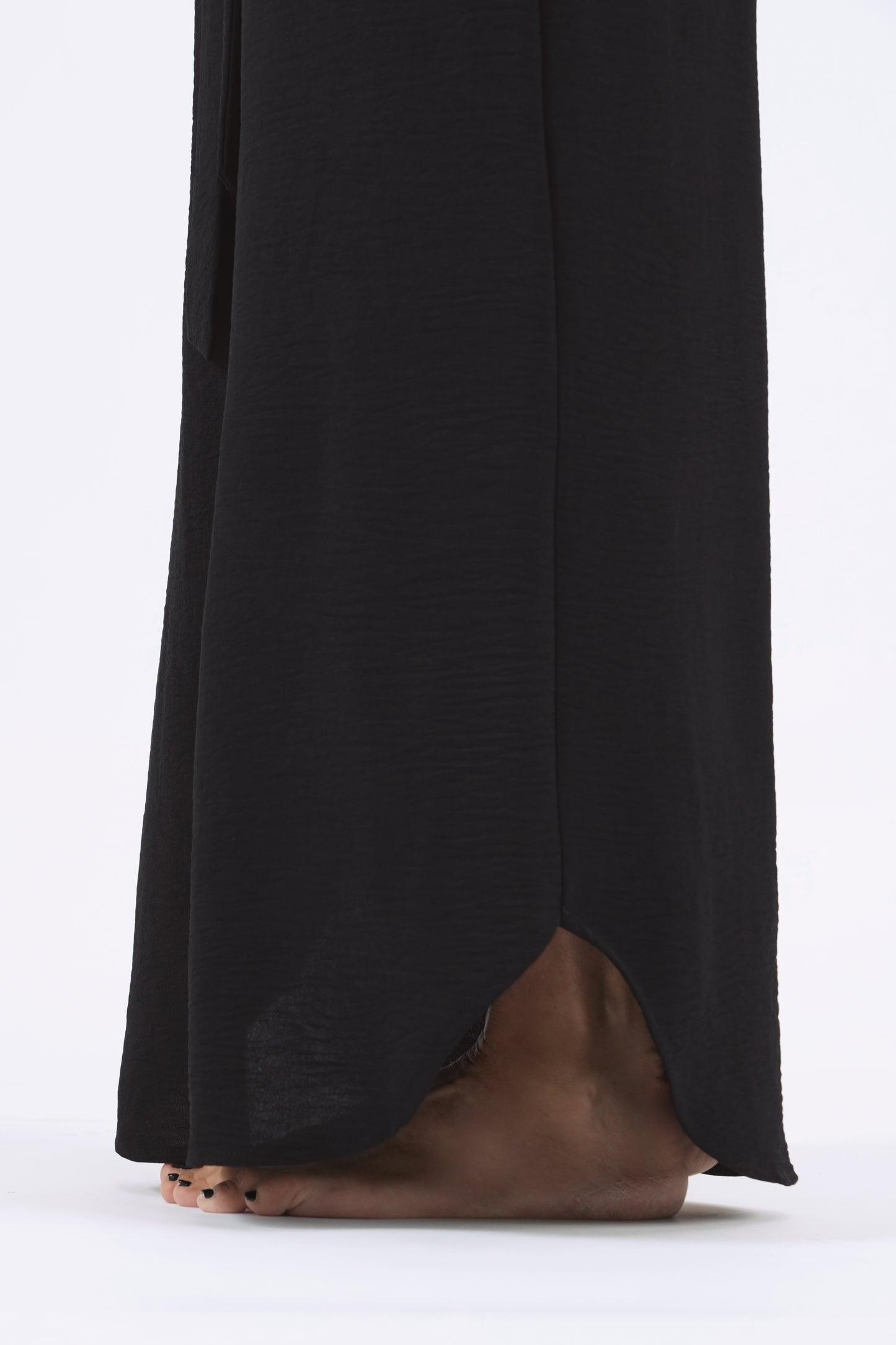 Gara oversize kleita ar šķēlumu, melna