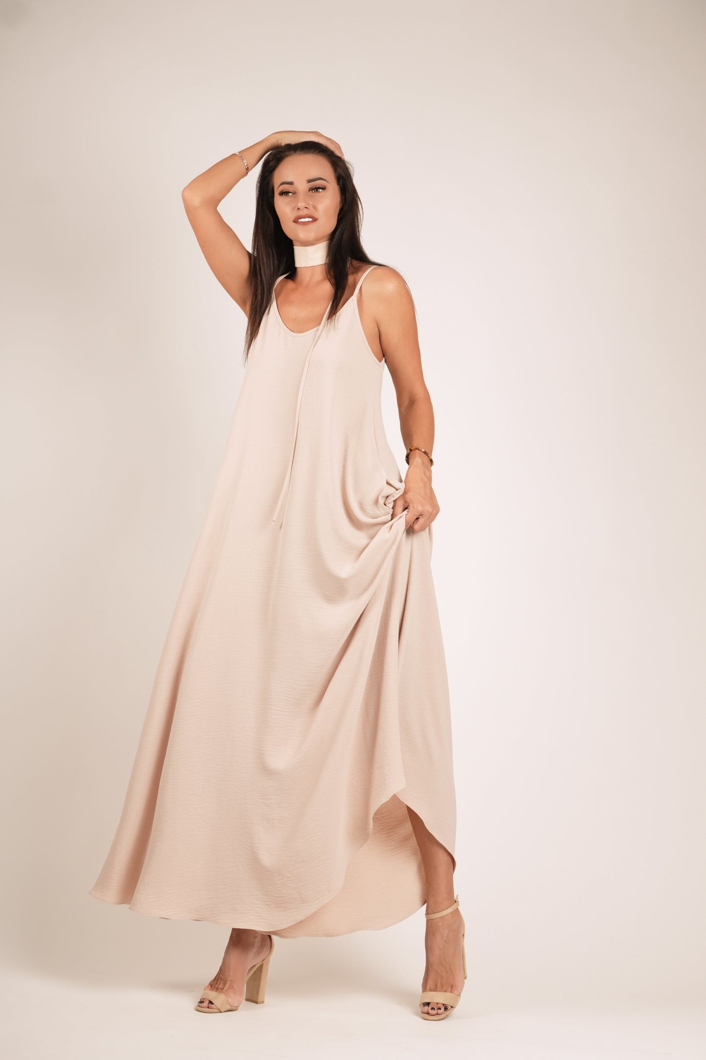 Gara A silueta kleita