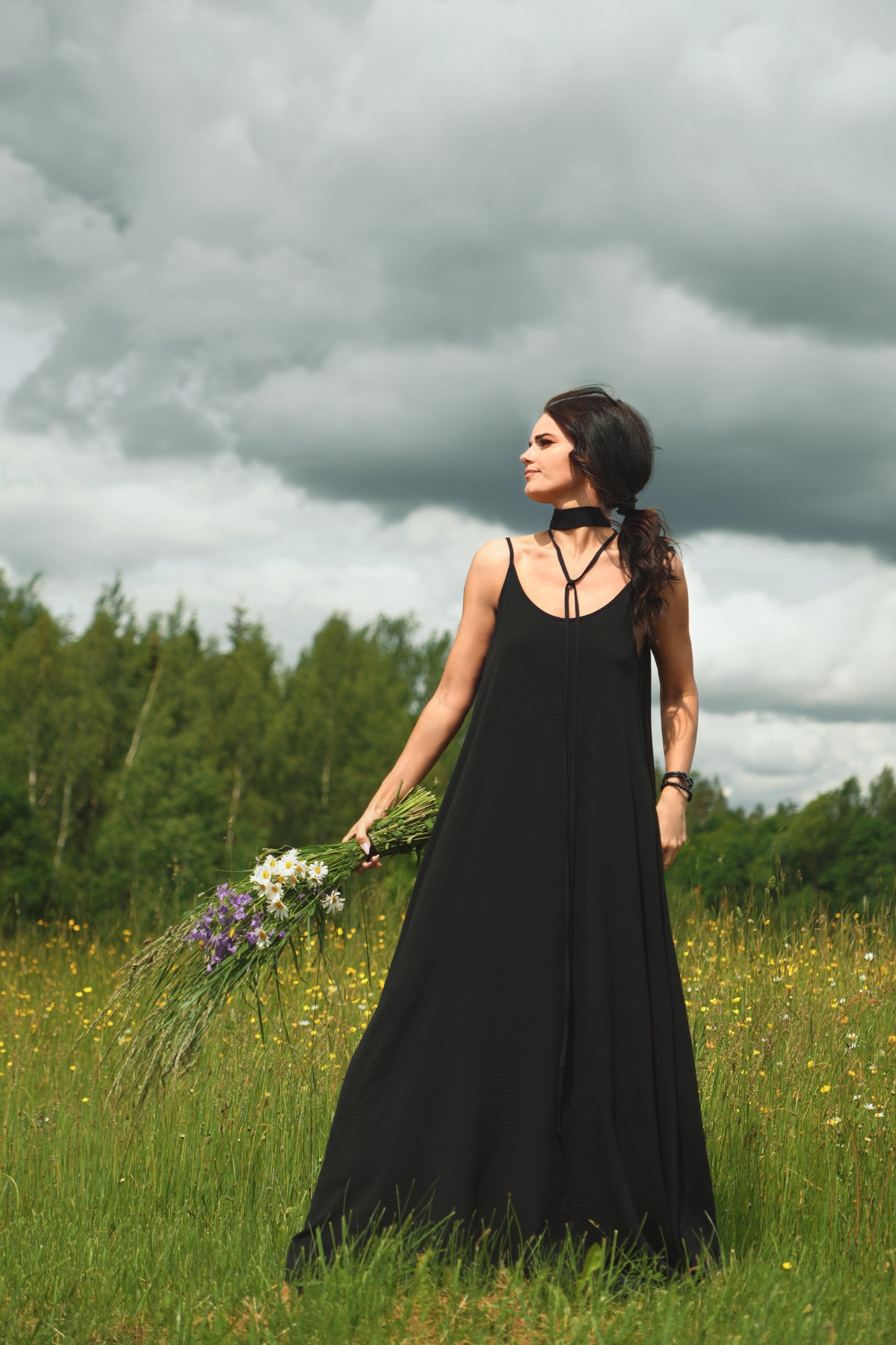 Gara A silueta kleita