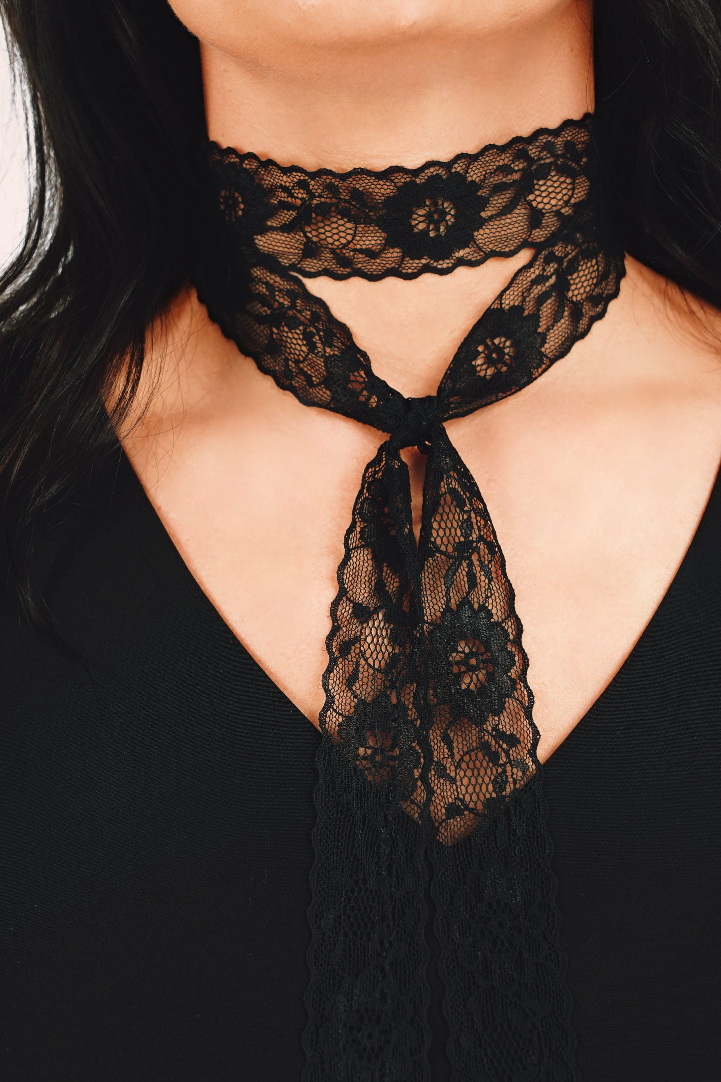 Melna mežģīņu lenta