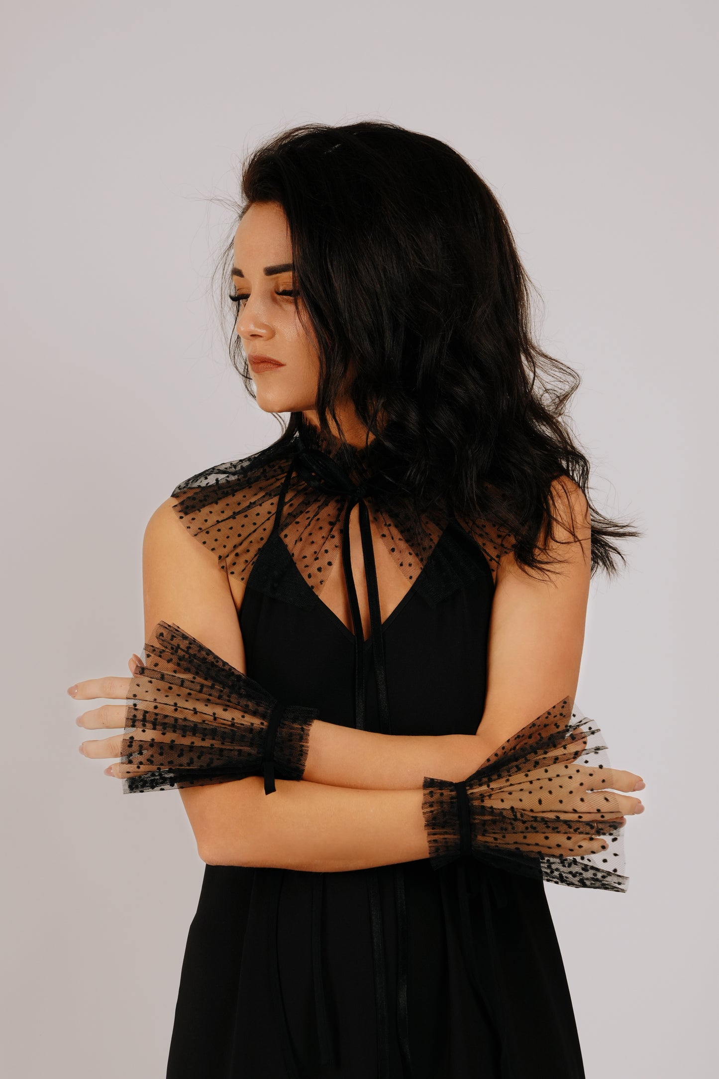 Melns pumpiņtillas žabo ar sienamu lentu