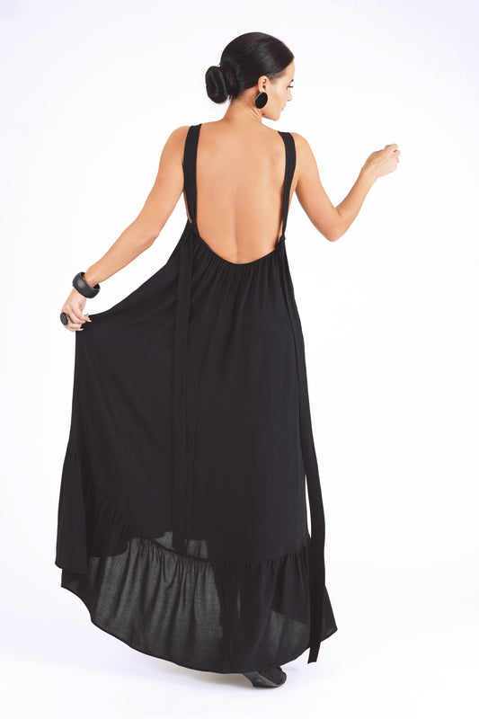 Gara volānkleita ar atsegtu muguras daļu un dekoltē šķēlumu