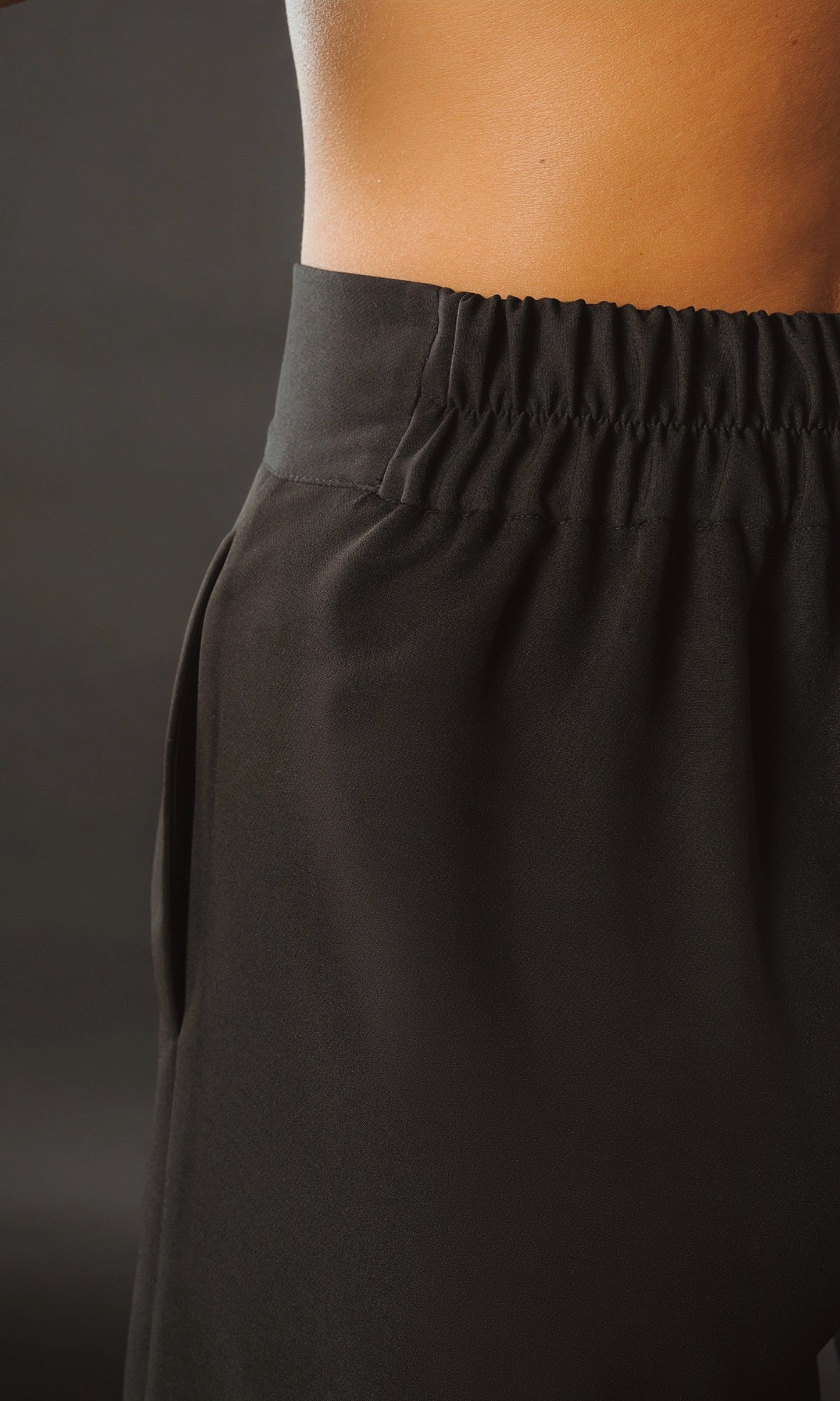 Classic shorts with a high waist and side pockets