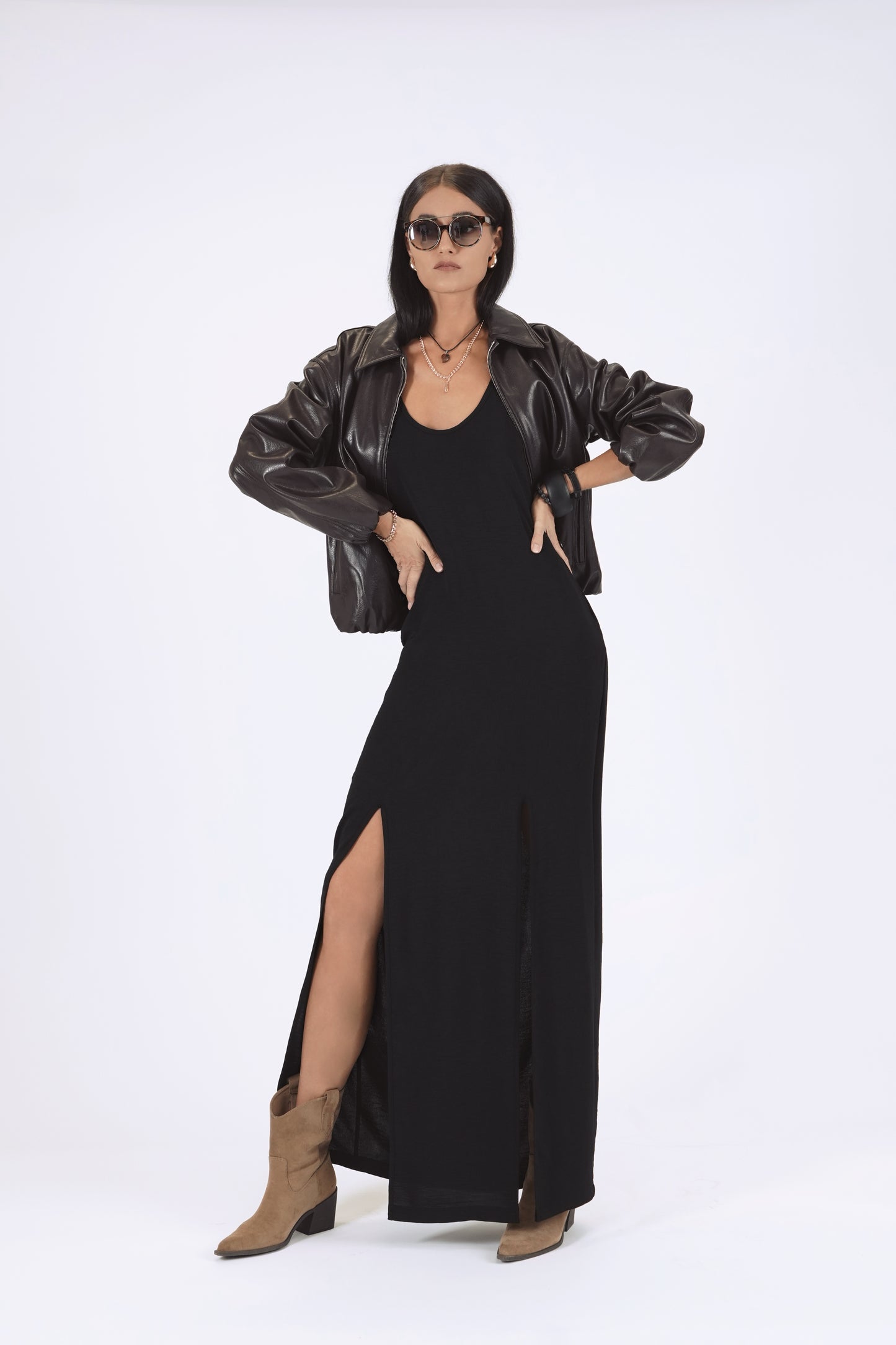 Gara kleita ar šķēlumiem, black