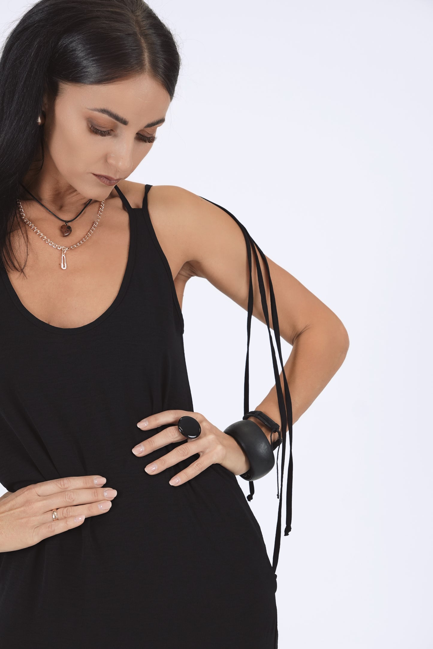 Gara kleita ar šķēlumiem, black