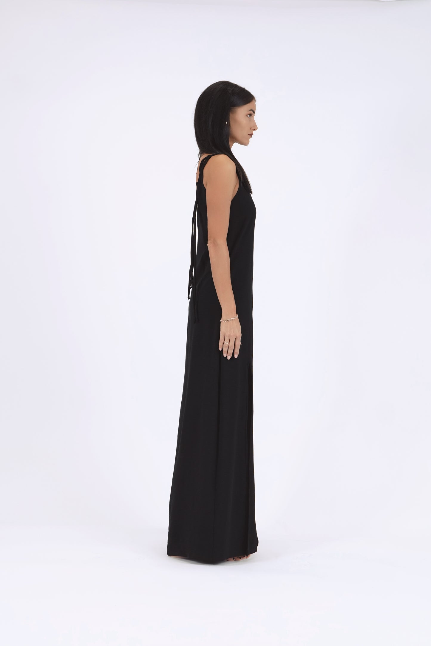 Gara kleita ar šķēlumiem, black