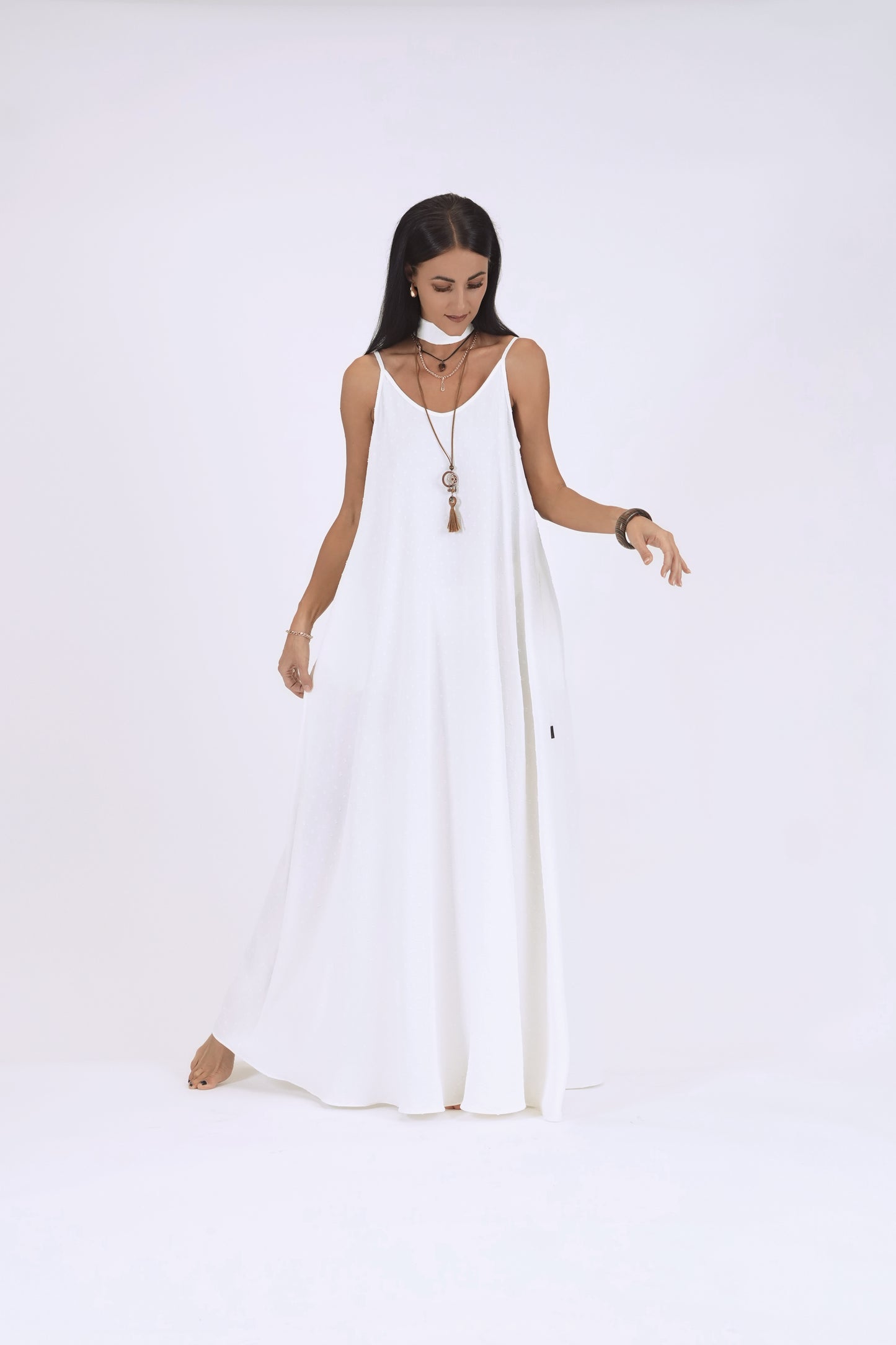 Gara A silueta kleita, balta