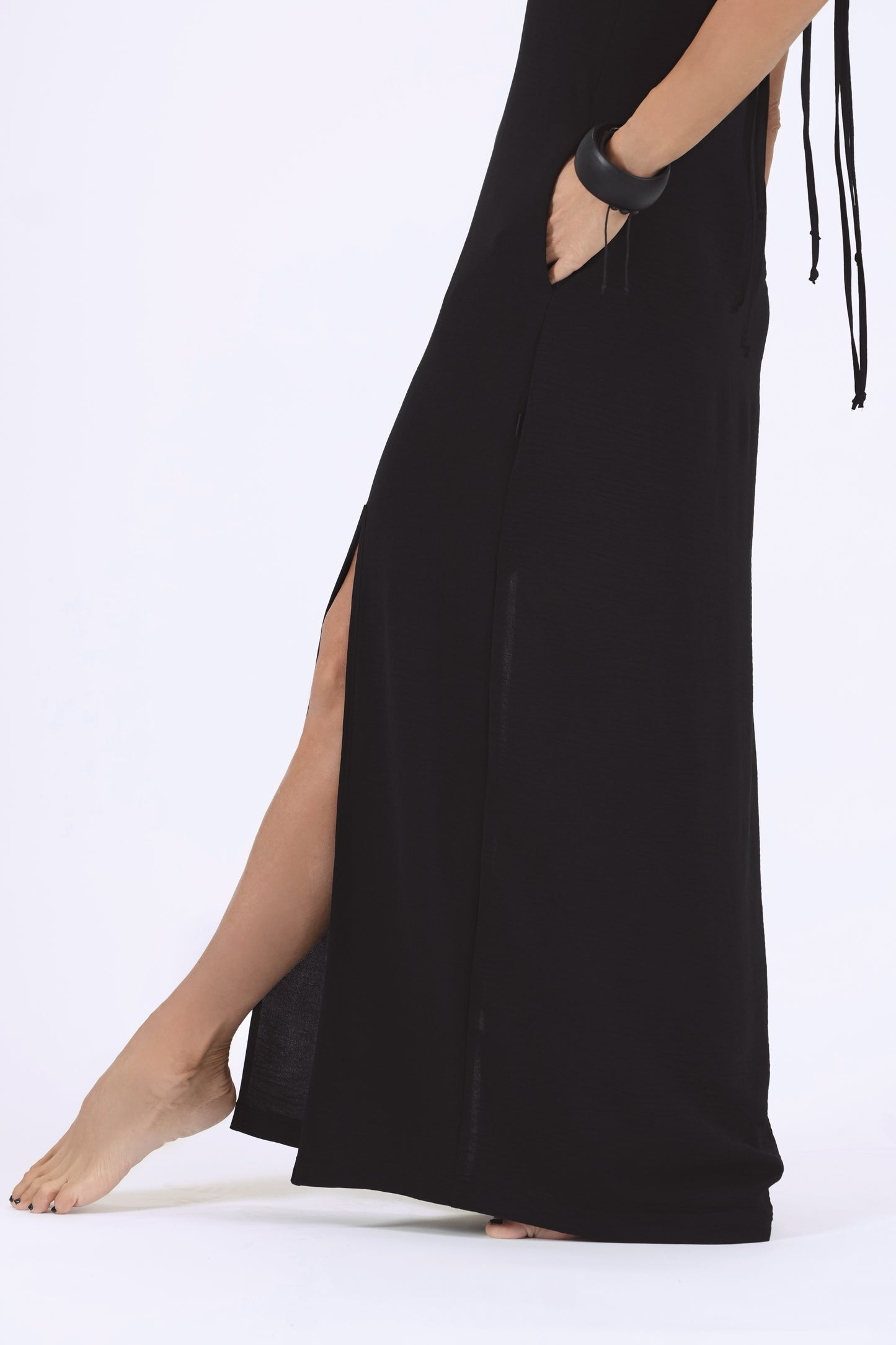 Gara kleita ar šķēlumiem, black