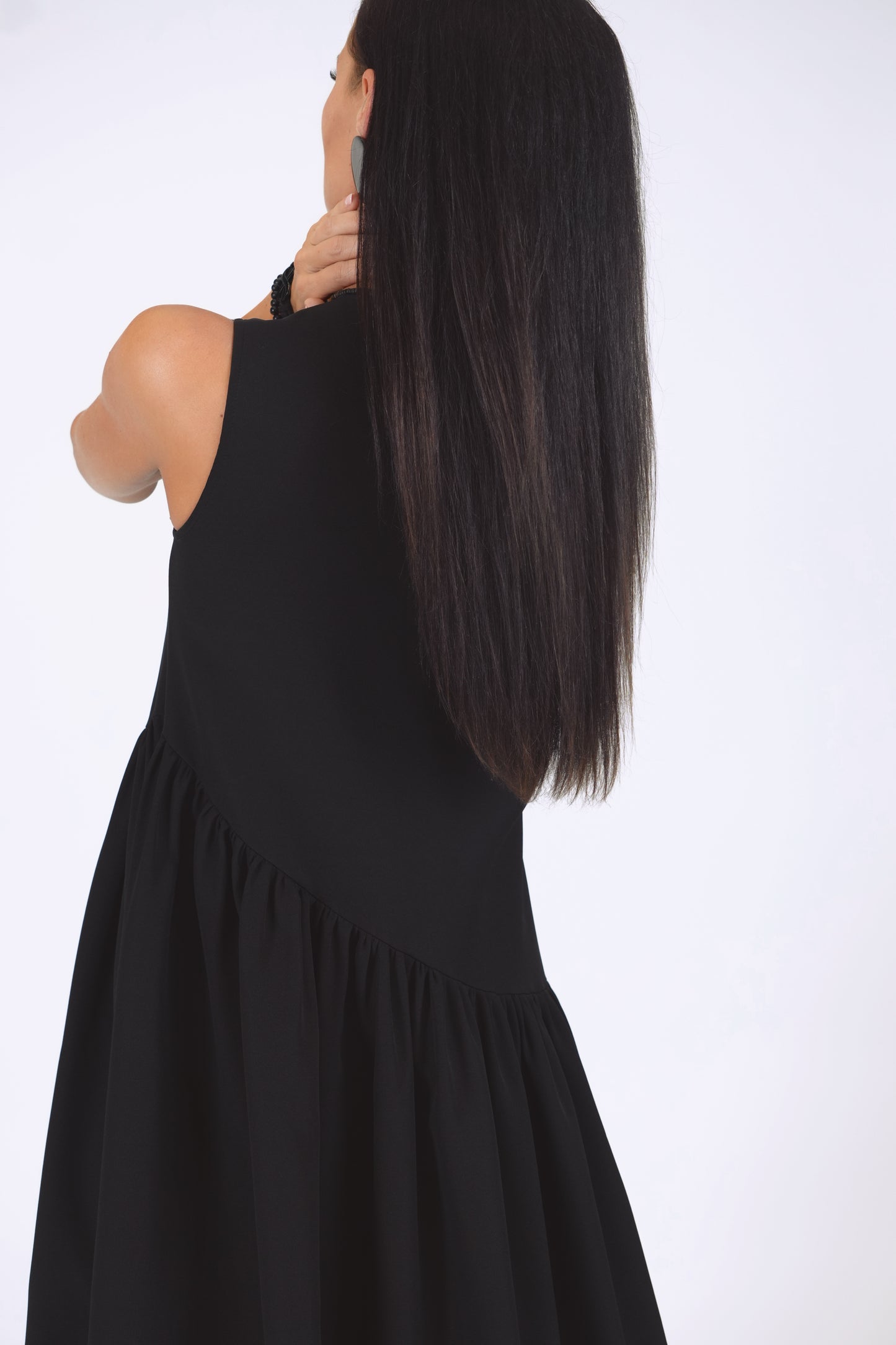 Midi kleita ar slīpu volānu, black