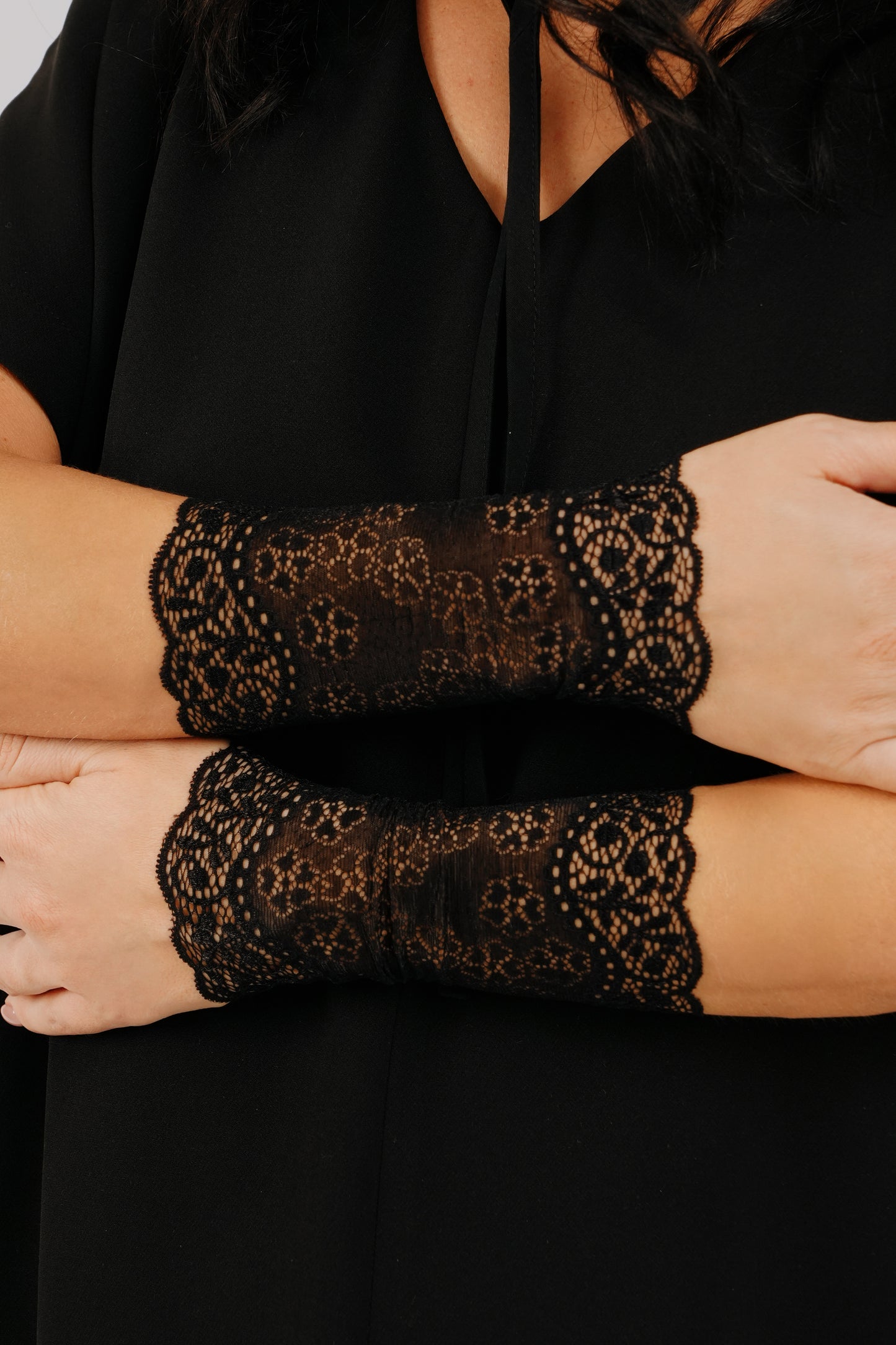 Black fitted lace cuffs